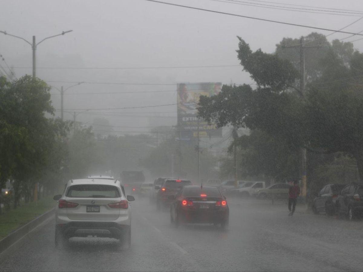 Copeco pronostica lluvias y chubascos débiles en diferentes zonas del país este jueves
